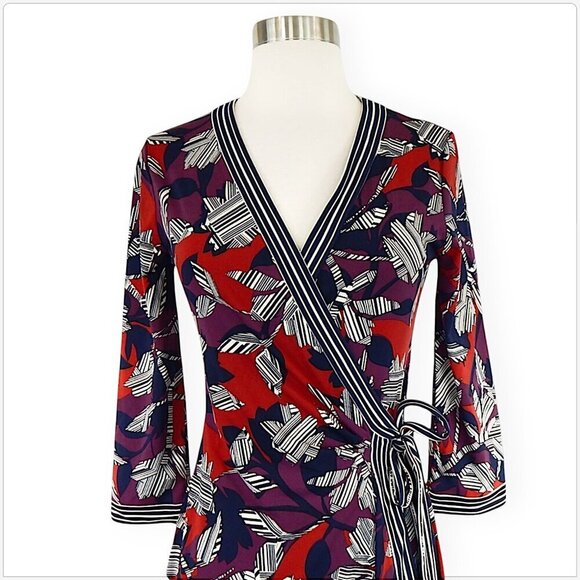 BCBGMaxazria BCBG Adele Garnet Print Wrap Style Jersey Stretch Dress New NWT XS - Picture 3 of 5